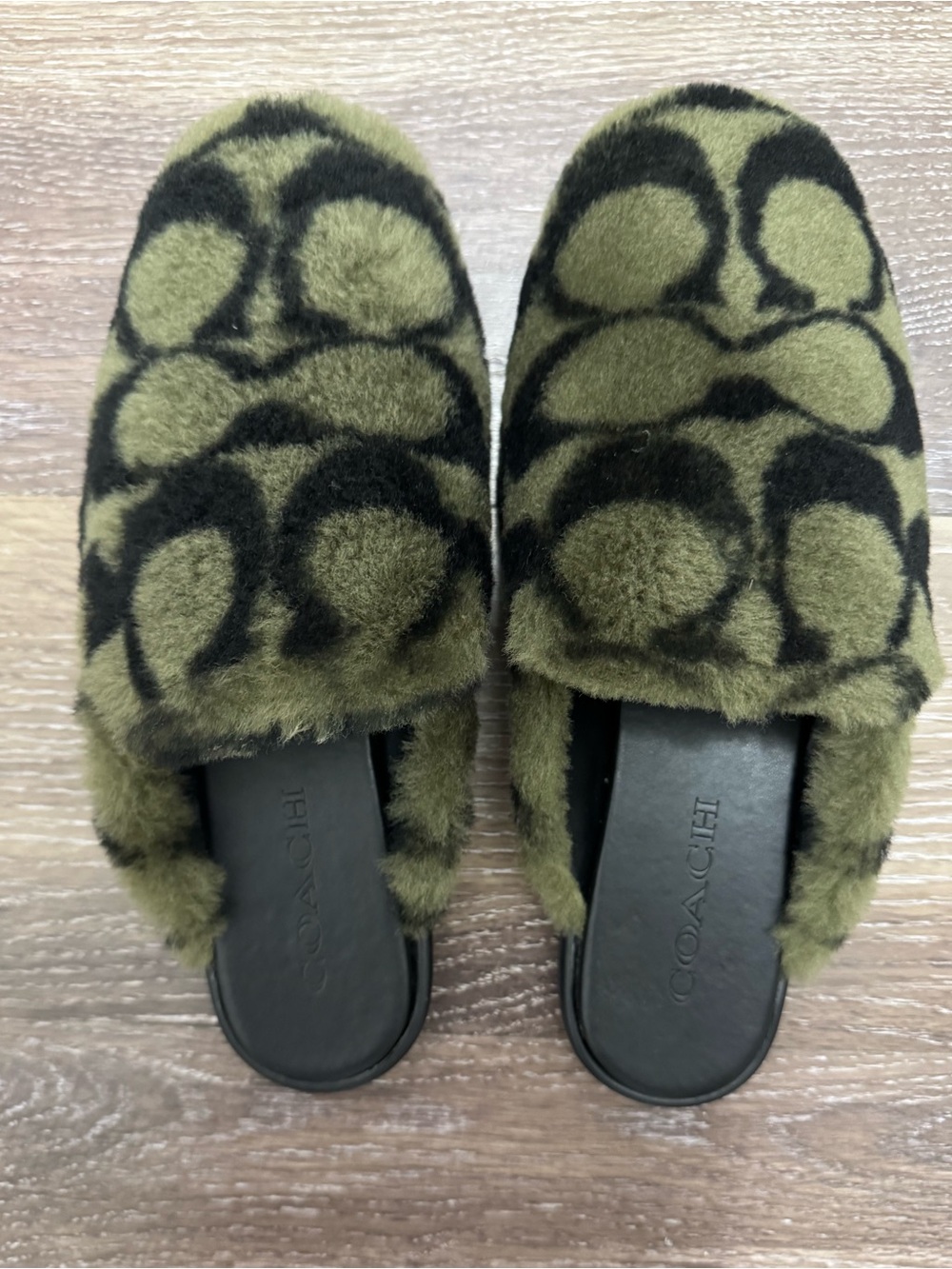 NWT Coach Signature Shearling Slippers Mules Olive Green Black CC069 Size 7B